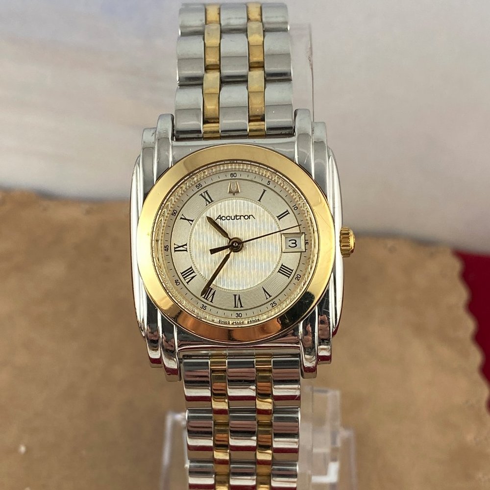 Vintage Sculptured ladies Accutron Bulova T1 Watch
